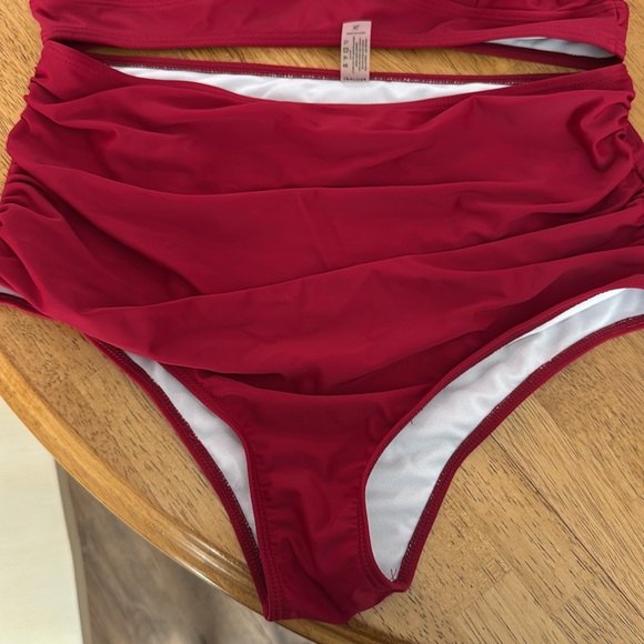 Elegant Red Ruffled Bikini Set - Picture 2 of 3